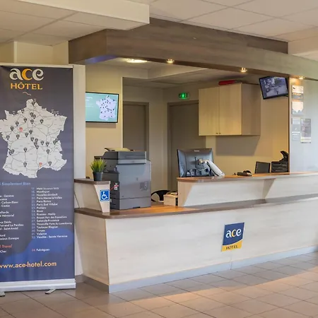 ホテル Ace Troyes Saint-André-les-Vergers